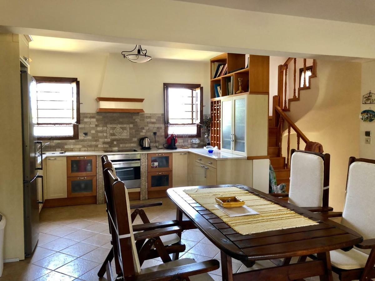 Villa Maira 아피토스 외부 사진