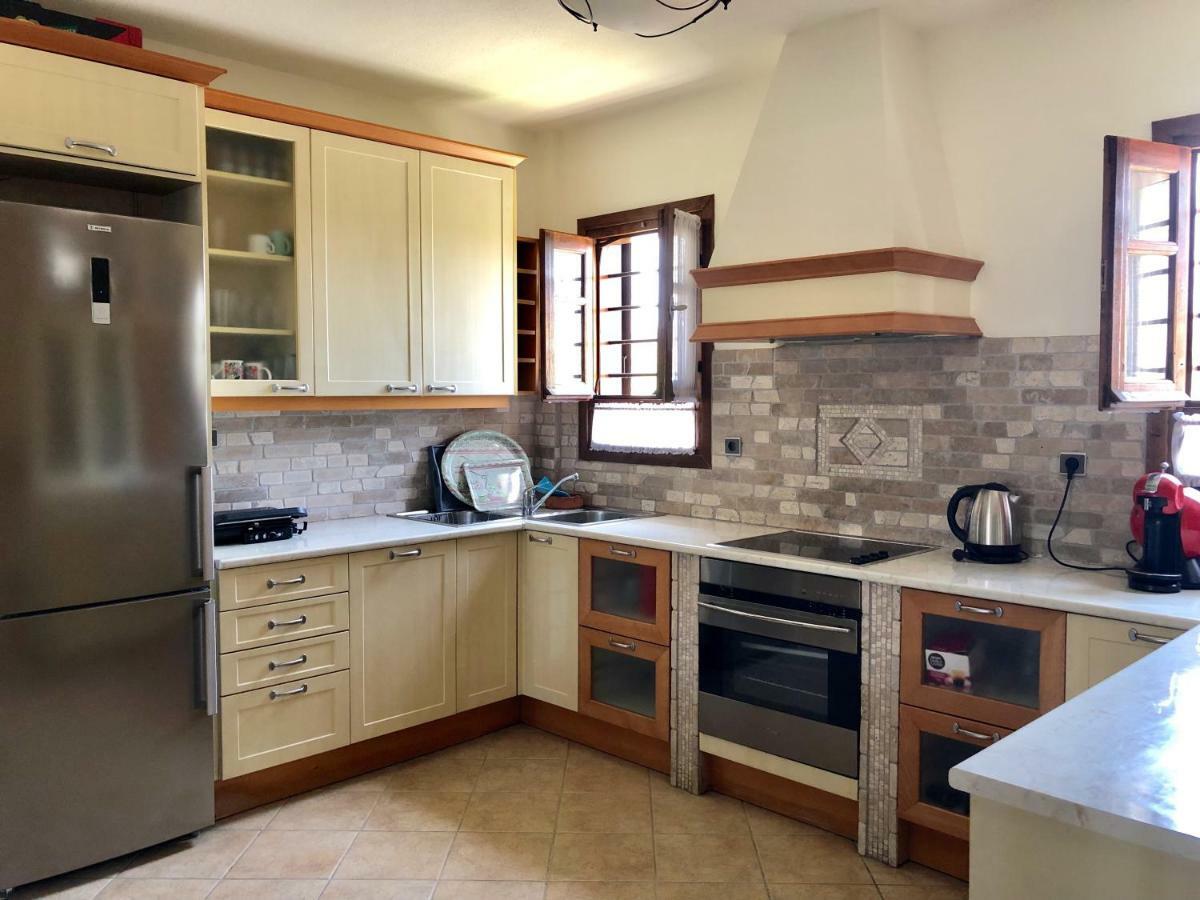 Villa Maira 아피토스 외부 사진
